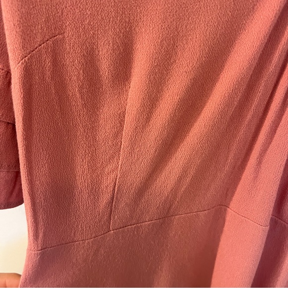 💗🌺Gorgeous pinkish dress!!🎀 Small, ruffles & wrap details, from Europe! - Picture 6 of 16